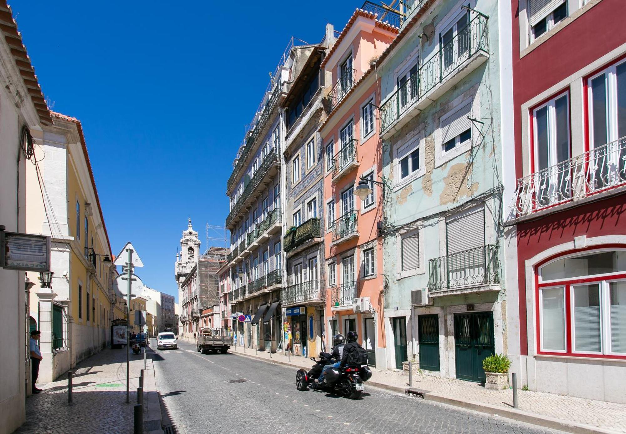 Altido New And Trendy 2-bed Flat With Seaview In Lapa Lisbon