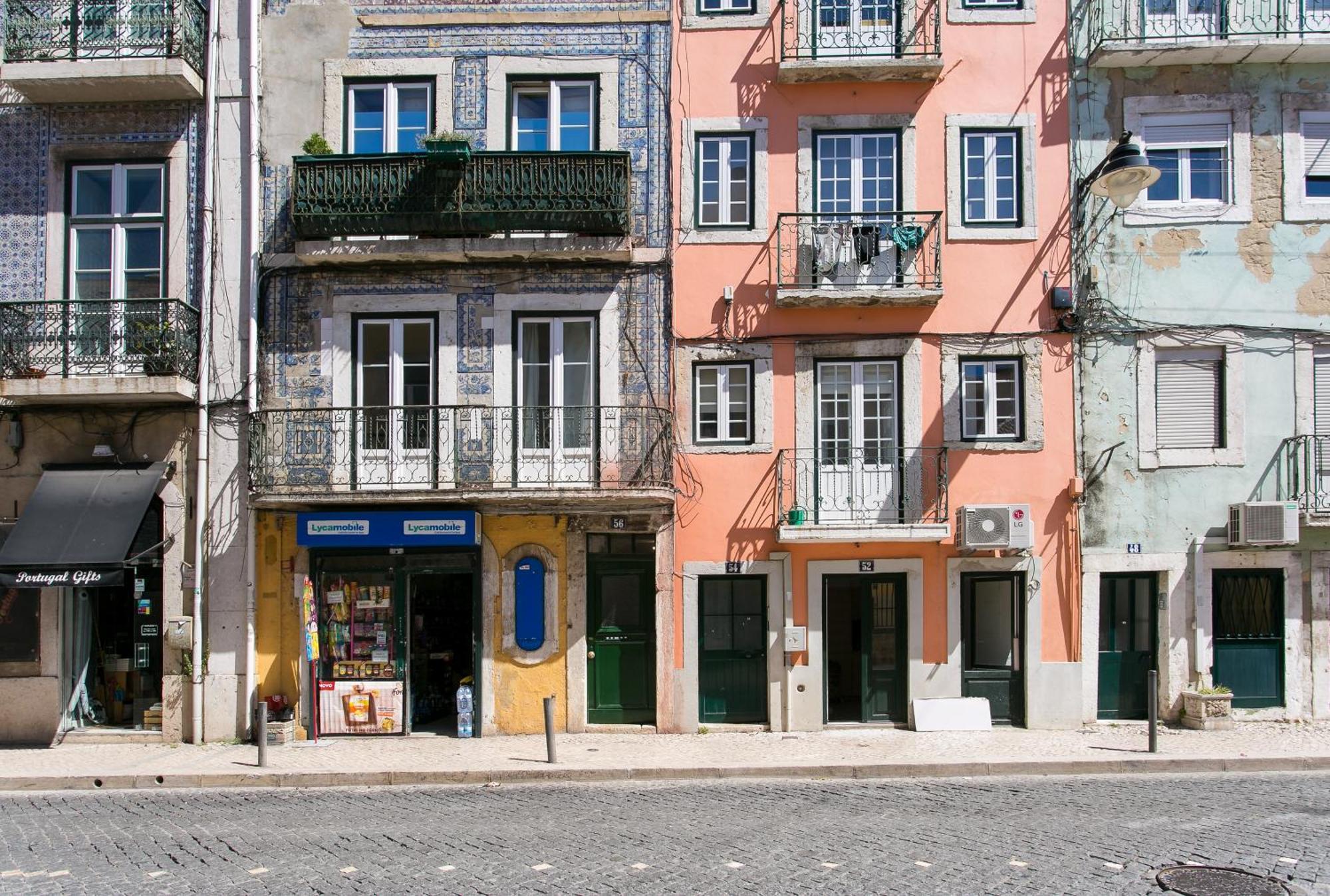 Altido New And Trendy 2-bed Flat With Seaview In Lapa Lisbon