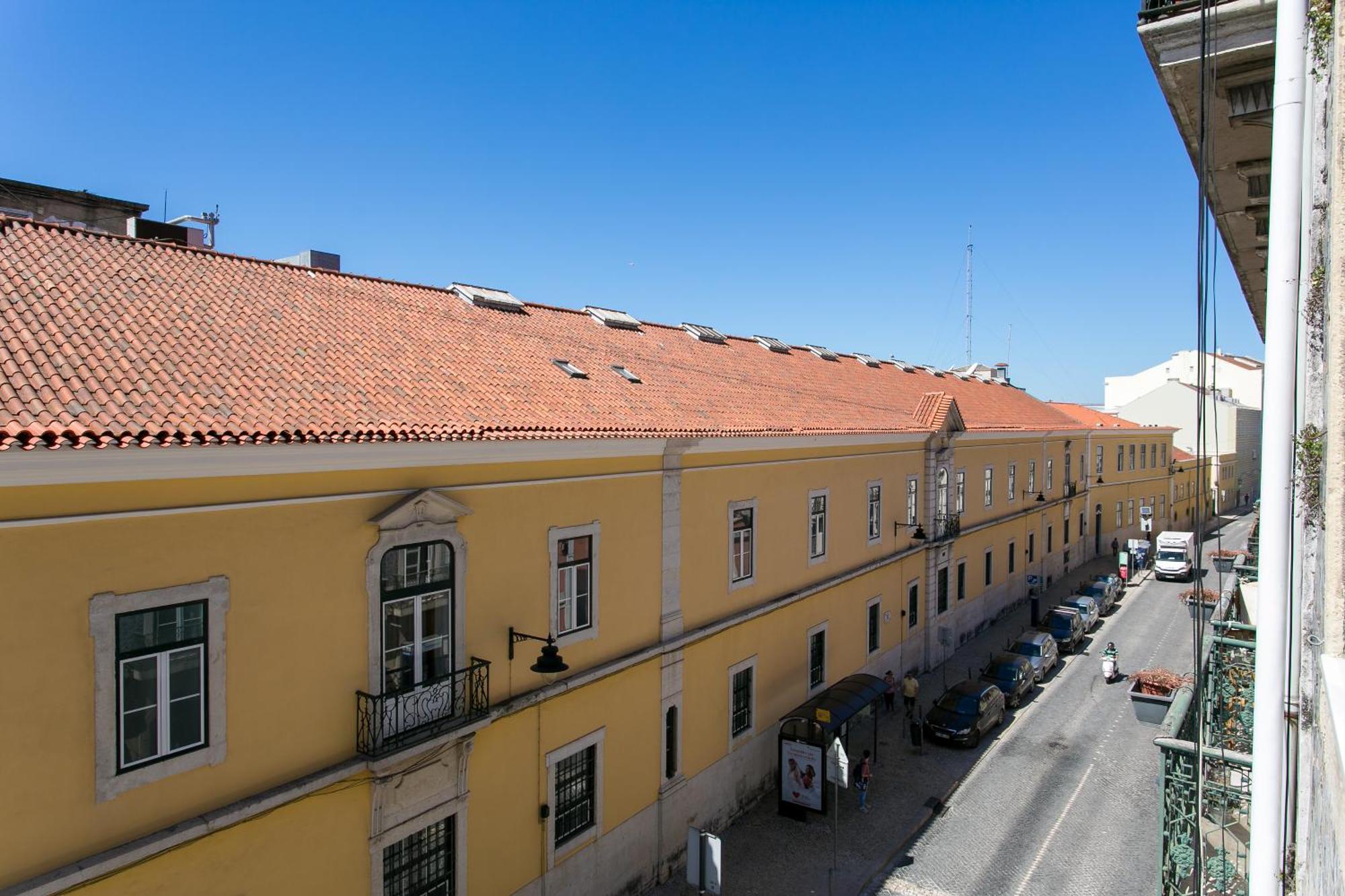 Altido New And Trendy 2-bed Flat With Seaview In Lapa * Lisbon