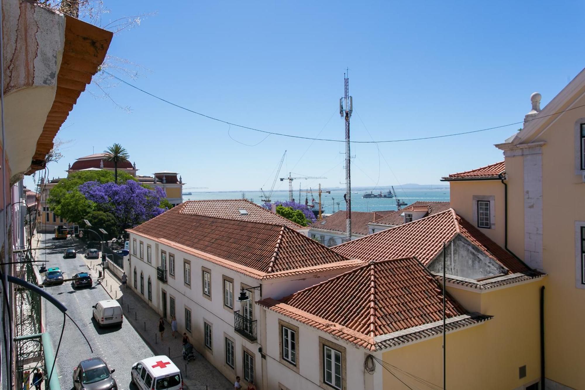 Altido New And Trendy 2-bed Flat With Seaview In Lapa Apartment *